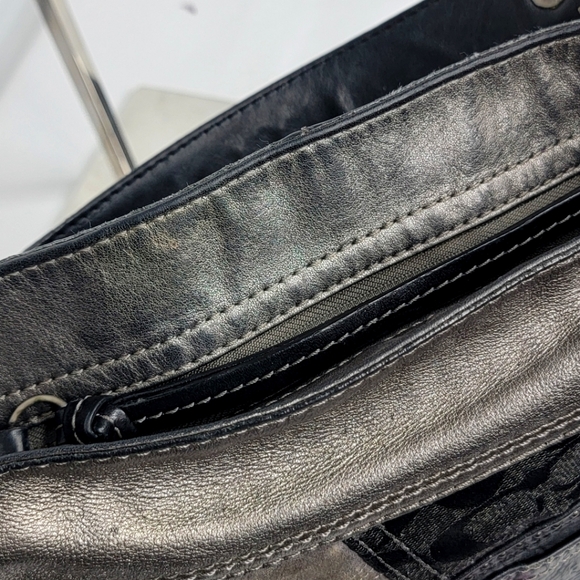 COACH Leather Patchwork Shoulder Bag P16 - Picture 3 of 10